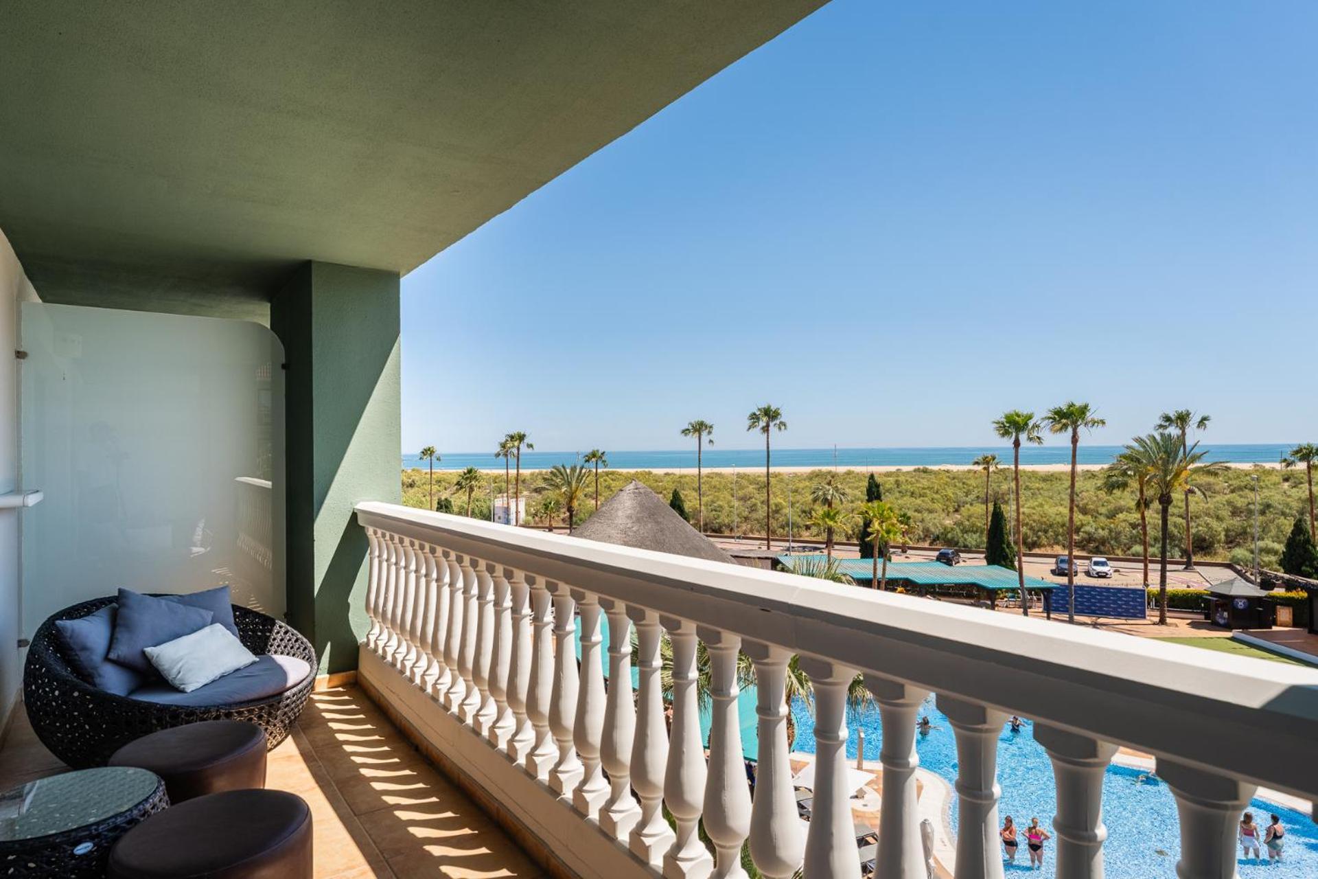 Deluxe One-Bedroom Apartment Ocean View,1773677015:JPEG